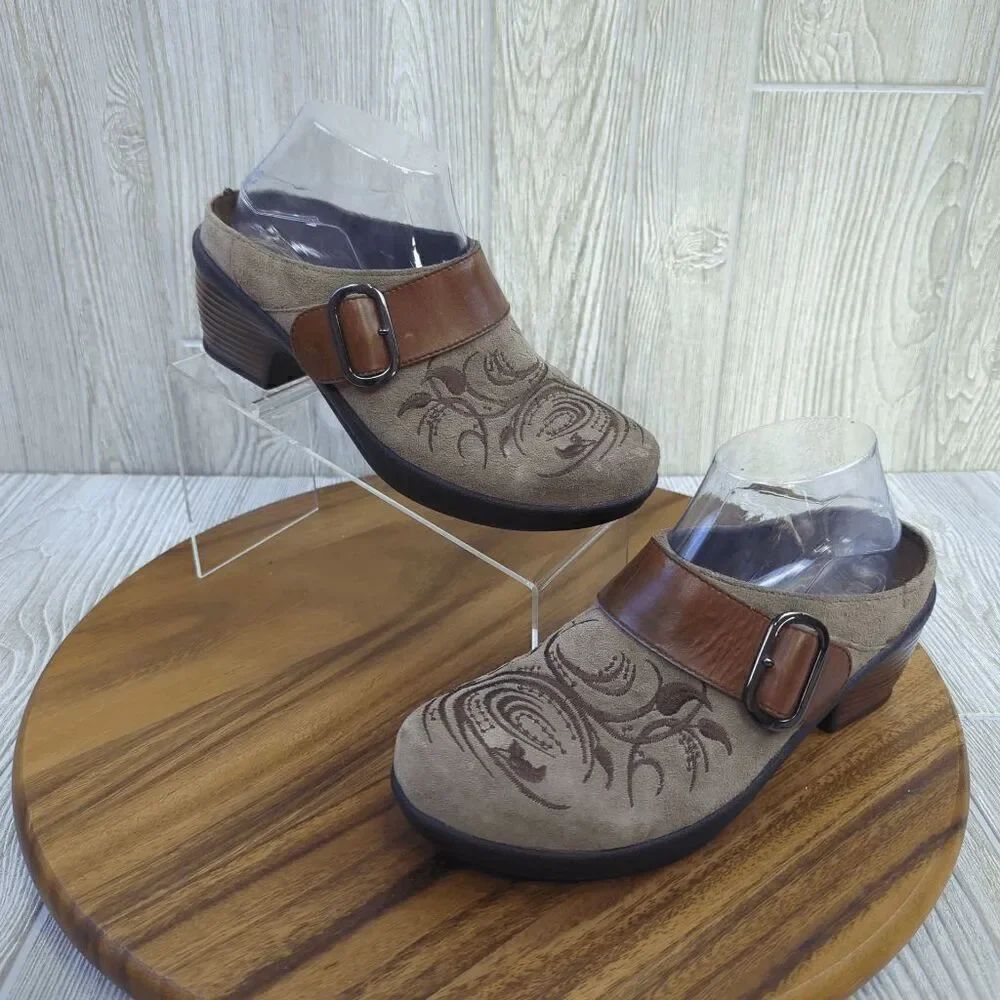 Klogs Women's 8.5 Brown Paisley Embroidered Embossed Leather Buckle Mule Clogs